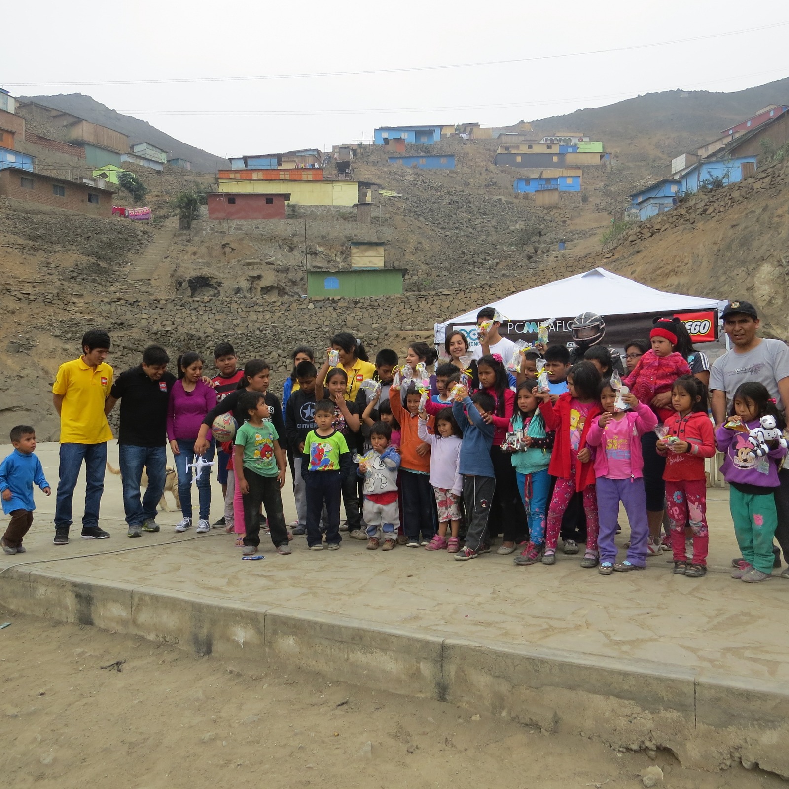 Ilustración de voluntarios y niños